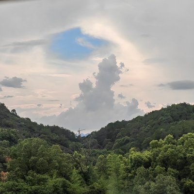 xyH5rcS2LVHJe4X's profile picture. 红日升在东方 其大道满霞光