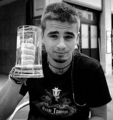 Miguli8's profile picture. ¿Mi mayor amor? Una cerveza fría y buen plato de croquetas