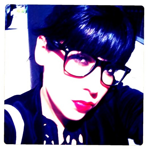 _hologramz_'s profile picture. 