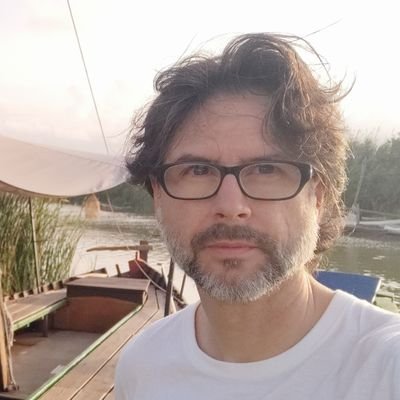 Informático, dos personitas me llaman papá, interesado por #TresCantos Militando en @MasTresCantos por un futuro de progreso y desarrollo #ConstruirPueblo ✌