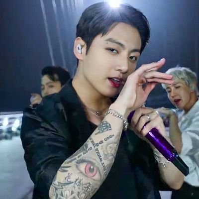 Reema94839669's profile picture. BTS Syrian Army 💜💜🇸🇾🇸🇾
OT7💜💜                                                    @BTS_twt paved the way 😎💜
Otaku✌️