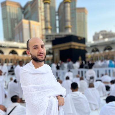 Architecture engineer .... ✋🏻🏢✋🏻 ادعو لابي وامي بالرحمة .. وياريت لينا احنا كمان يمكن ربنا يستجيب ويريحنا .. لعل منكم من هو أقرب الي الله مني