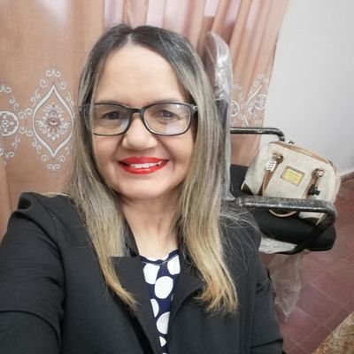 Maestra Parvularia 👫
Lic. Ciencias de la Educación. 👩🏻🎓
Técnica.
Mami de Sergio y Lore 💓