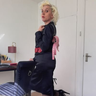 This is a backup account for @lolavonj Strict Elegant Disciplinarian 🎓/ Dominatrix 🔗.  For all links go to https://t.co/HLZiIzJnfN