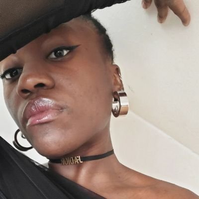 DominiqueERNE's profile picture. Un peu méchante je pense que Karaba est ma mère !
Insta: ernestdominique