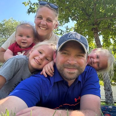 Father to 3. Husband to Leah Marie. Pioneer Territory Manager, South-Central Nebraska. Tweets are my own. Jesus is our savior. #GBR? #GirlDad + #BoyDad #FH