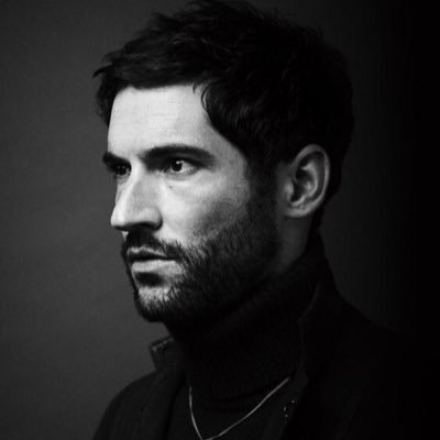 Private chat with Tom Ellis