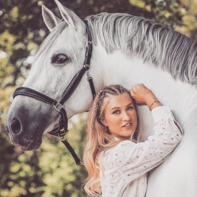 ღ Presentatrice AvroTros & Talpa ღ Dressage Rider 🇳🇱 ღ Creator van Whitestar & Silverstar film🍿ღ YouTube kanaal: PaardenpraatTV meer dan 140 miljoen views 🦄