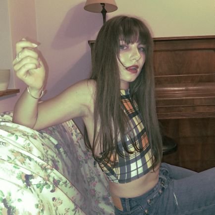 _toxururiira's profile picture. the feminine urge to go completely insane 🤍 nct | wayv | riize enthusiast 🤍  jeno💘