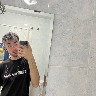 Ax2EsL Profile Picture