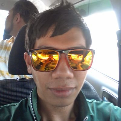 Tonyalfathonyal's profile picture. Biar hidup bersederhana janji tidak menyusahkan orang lain.