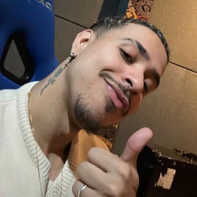 onlyporngay's profile picture. 