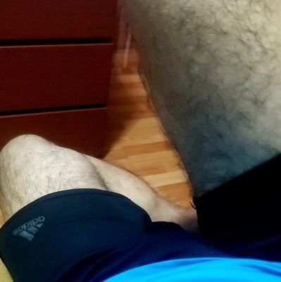 cub peludo, 1.72 mts, 86 kgs. barba, rapado, divertido, morboso, amiguero, buena onda y juguetón 😛