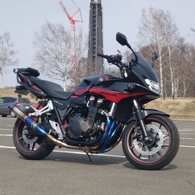 2015式CB1300SBでリターンしましたオッサンです
休みが平日なのでソロツー多め
整備などは出来る事は自分で🔧基本ショップに丸投げ🤣
天気が良ければチョロチョロしてます🏍💨
見かけたら気軽に声かけてくだい😆

#CB大好き

#CB乗り