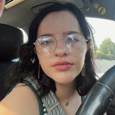 HassiMychaela's profile picture. Twitter? i HARDLY know her
