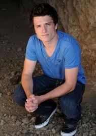 yea! me josh hutcherson, i got a new twitter