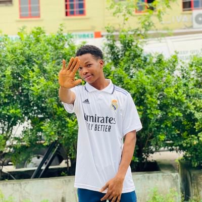 God first 🙏 || loving♥️🤍 || friendly 😁|| ⚽ football || fun🌮🍟 || cutie 😀|| @realmadrid fan 🤍💛💙 || Road to 2k🥰 💪🙏 ||