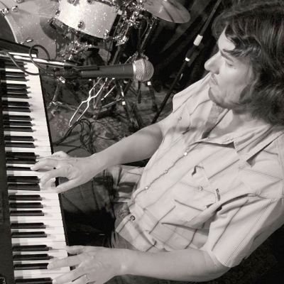 carpentermusic's profile picture. 