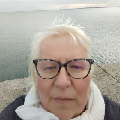 BabickaJaja's profile picture. Žiji tak, abych si plnila sny a v důchodu ještě více. Peču, vařím, tvořím, šiji, zahradničím, výletuji, užívám si vnoučat a rodiny. Jsem šťastná.