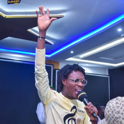 Artiste- Chanteur- Compositeur. Tout les styles de chant me sont accessible. Le Gospel c'est mon Monde