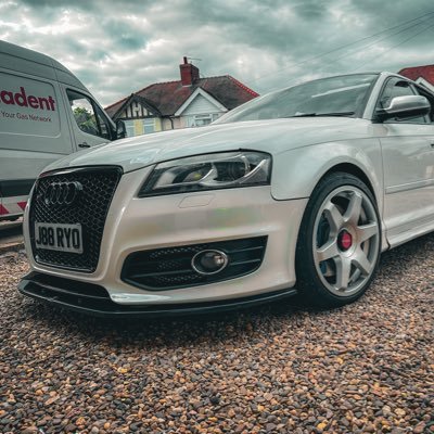 ~Automotive Photographer 📸 ~Currently Own A (insert car) 🏎️