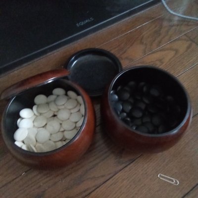 囲碁キッズの親。
子→高段。私→永遠の20級。
囲碁界応援してます!囲碁人口を増やしたい!!
私の推し→虎丸先生、一力先生。子の推し→菫ちゃんと愛咲美ちゃん先生と一力先生。というか囲碁界箱推し。
たまに本とか民俗学とかハムスターとか。