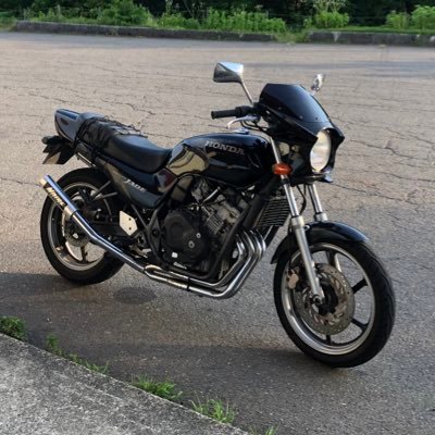 雇われ農家の、バイクに乗る時間より直してる時間が長いバイク乗り。会ったことある人メインでフォロー。お米県。レゲエ、v系、ストグラ観測者