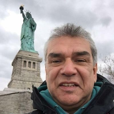 ricardodelgadi's profile picture. Vive y ama como si fuera último día