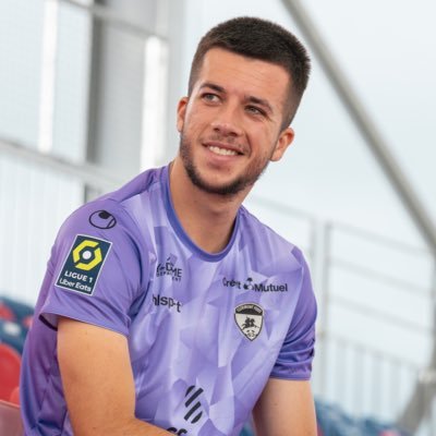 Theoborne1's profile picture. Footballeur professionnel au Clermont Foot 63