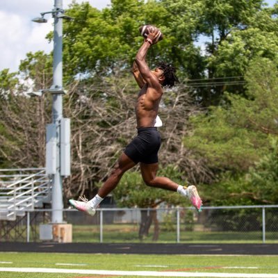||6’0 || ATH|| 10’6 broad jump 43.2’ in vert 262-307-9576 email: bassjeffers000@gmail.com