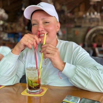 SarahBerry06000's profile picture. 