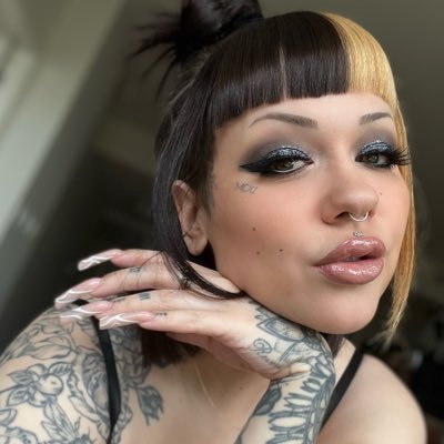 *BACK UP ACCOUNT for @lorettaxrose* VIP Page: https://t.co/kSYZelK62N FREE Page: https://t.co/xzSidLWgTt