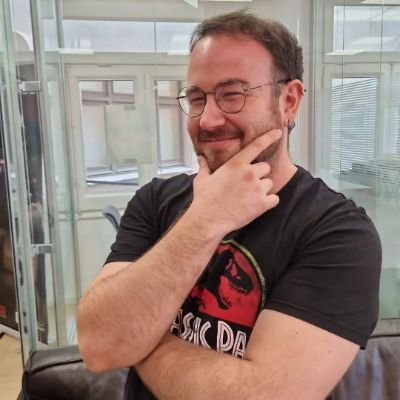 Hi everyone!👋
I'm Sergio Espinosa a videogame 3D Environment Artist Ex @Digital_Legends Ex @gameloft Ex @Axesinmotion Ex @CremaGames