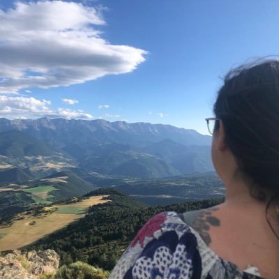 Tres voltes rebel, inconformista, lluitadora, transformadora Enginyera de formació Mare de professió. Natura i Univers. Sóc perquè tu Ets. #DLAe Cerdanya 🏳️🌈