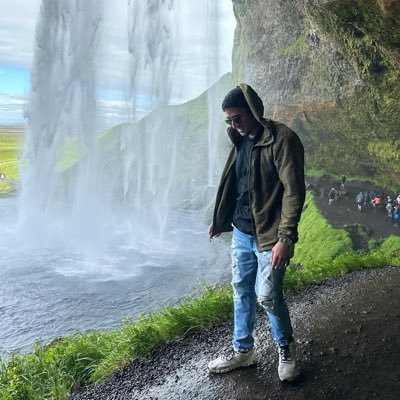 shrekster82's profile picture. pharmacist following politics, tech & finance!