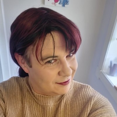 Hi, I'm Cassie, look up that's me. Transitioning M2F in my 40s, kids and grandkids. 15year LTR with a fantastic woman. Inquisitive and knowledgeable.