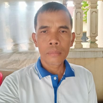 choubnhem43059's profile picture. Love people