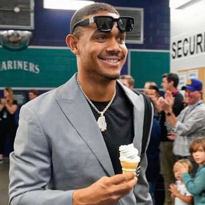 Also Ryan Bliss Fan Club. Seattle Sports 💙💚, WSU Football, Gonzaga, Spurs Basketball, Tennis and UFC fan, Worst takes on Mariners twitter, 22 years old ✝️