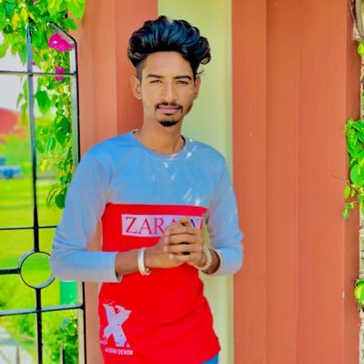 Sukh__official's profile picture. 