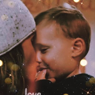 thefronfamily's profile picture. 