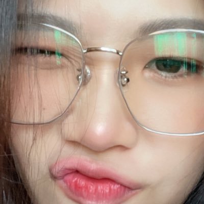 ᴛʜᴇʀᴇ ɪs ᴏɴʟʏ ʜᴀᴘᴘɪɴᴇss ɪɴ ʟɪғᴇ, ᴛᴏ ʟᴏᴠᴇ ᴀɴᴅ ᴛᴏ ʙᴇ ʟᴏᴠᴇᴅ.