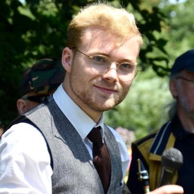 ik schrijf. (Negeer de poep grappen svp)