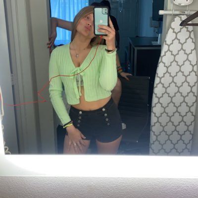 emilyburke24's profile picture. 