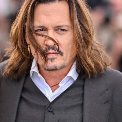 CharlieHun97623's profile picture. fan page