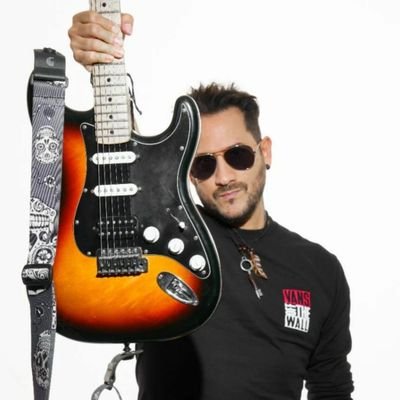 Guitarrista de @salamandrapy. Músico sesionista. Docente.