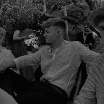 AlbertEcheverr5's profile picture. time is gold