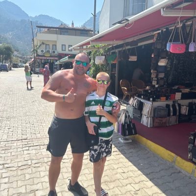 family ❤️ Celtic 💚 . joiner . 🏋🏻‍♀️🏋🏻‍♀️ love gd night out 😎