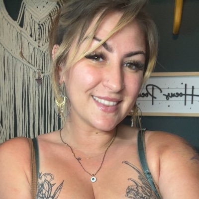 I'm not here for a long time, but I’m here for a good time 😘😘 https://t.co/CSNepRF82F https://t.co/XSZvBQpTBy
