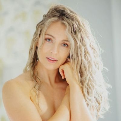 Live webcam model,content creator and seller 🎬 https://t.co/dsDtT67Yb2 💋 https://t.co/FPEP3ACsyQ