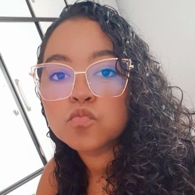 concurseira tentando vencer na vida, mas todo dia tem uma humilhação diferente